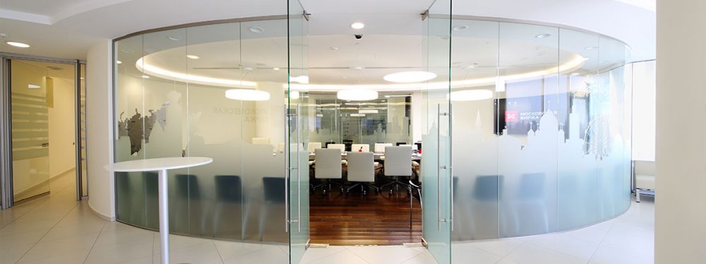 Curved Glass Partitioning
