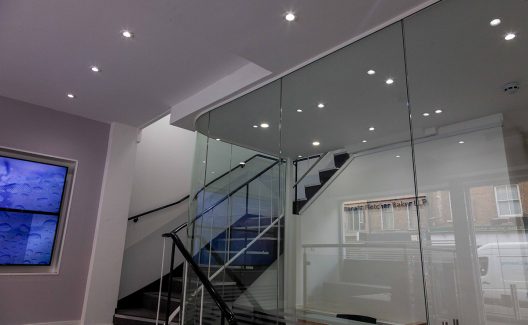 Curved-glass-office