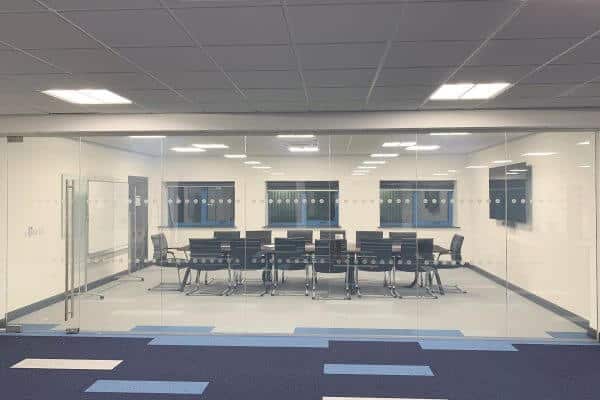 Smart Glass Partitioning