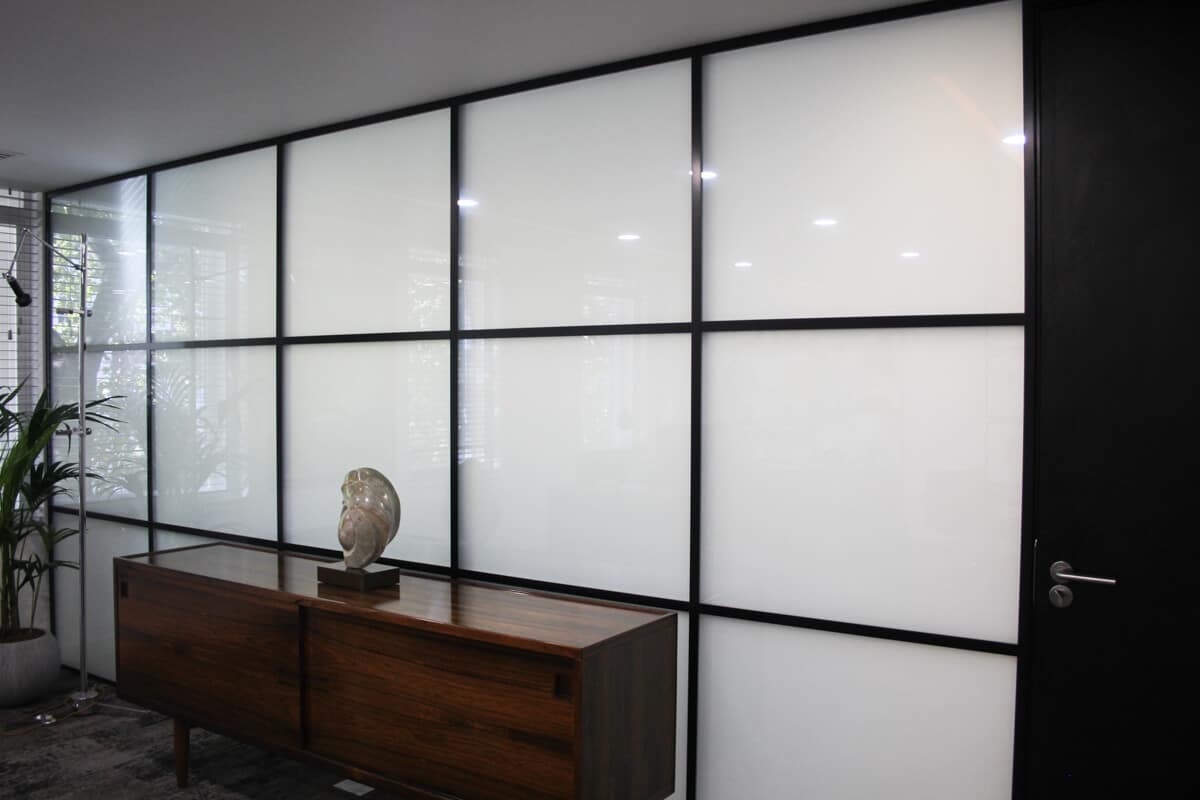 Switchable Glass Partitioning Opaque