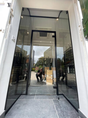 Wine-Cellar-Glass-Partitioning